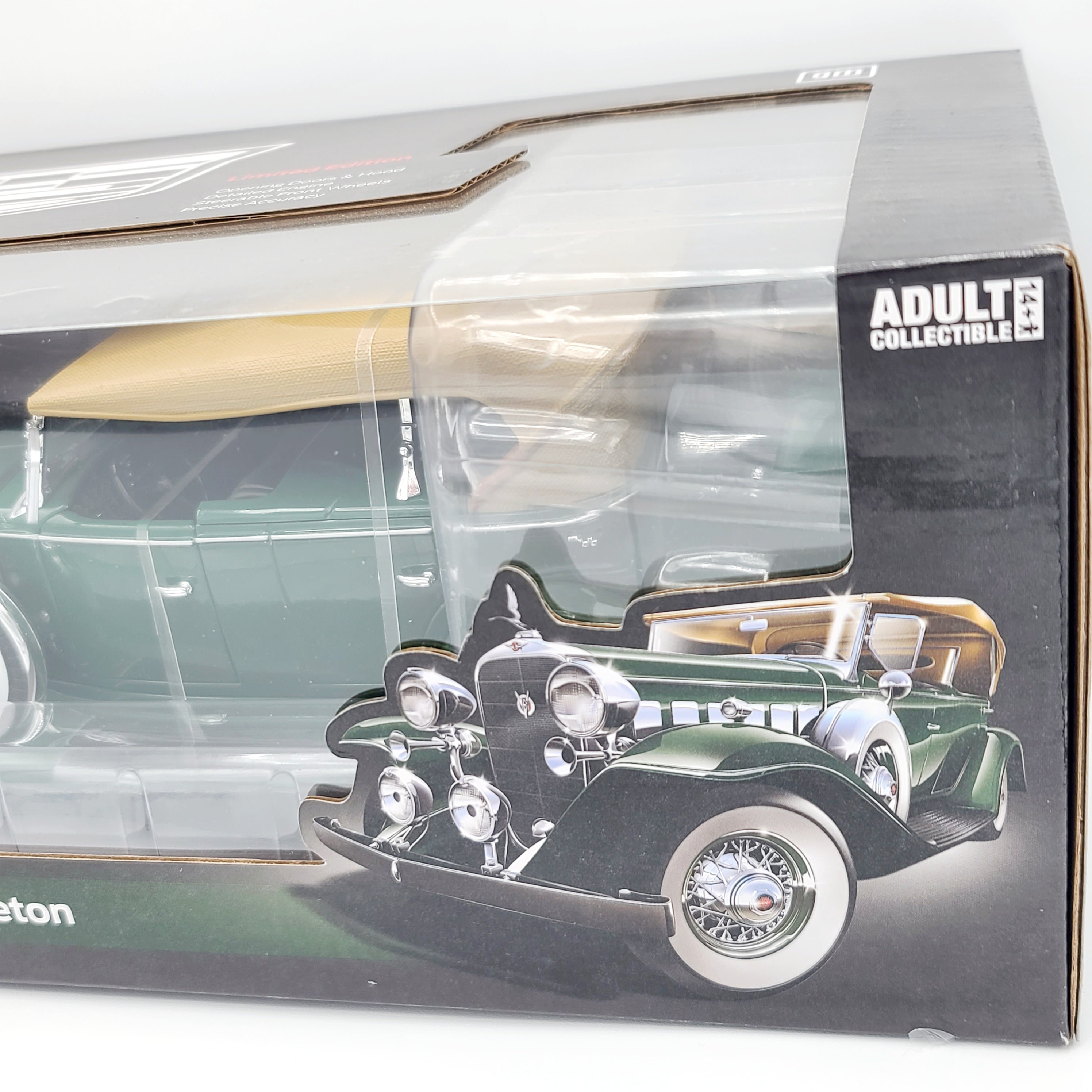 Auto World '32 Cadillac V16 Sport Phaeton - 1:18 Scale Replica(2022)